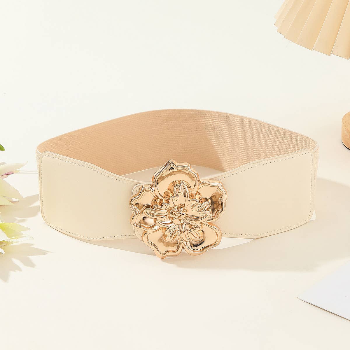 THREE-DIMENSIONAL FLOWER BELT