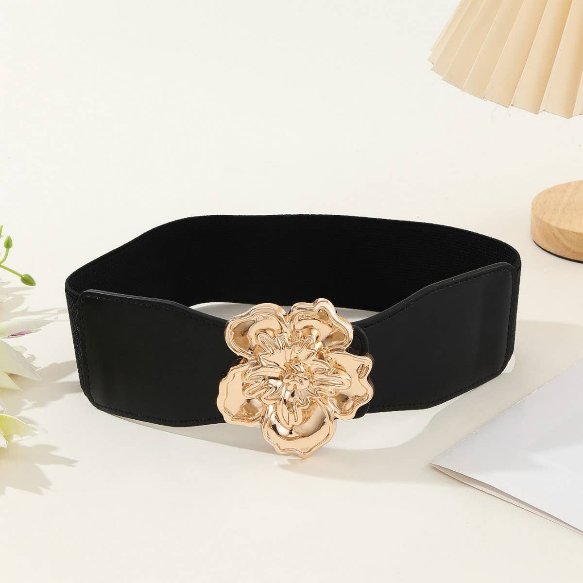 THREE-DIMENSIONAL FLOWER BELT