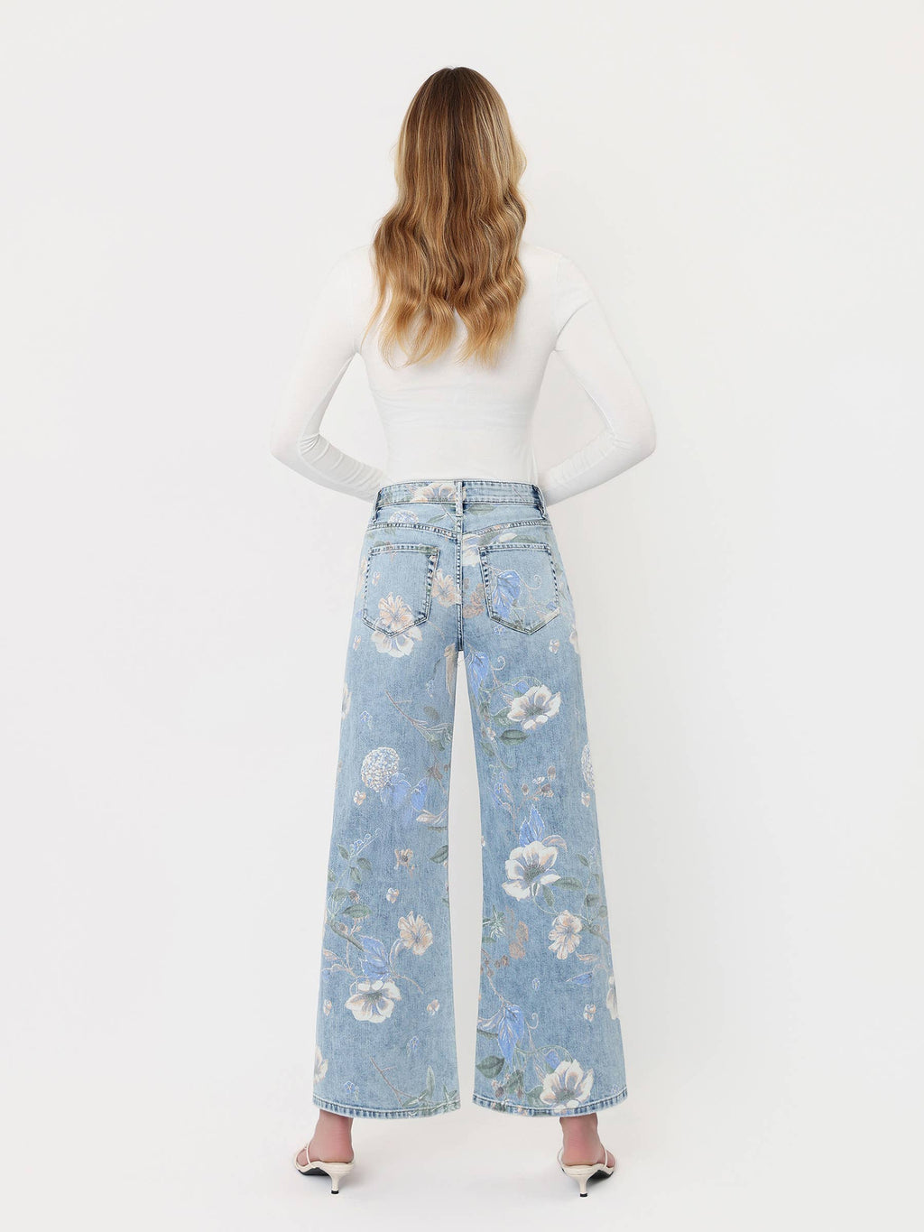 HIGH RISE FLORAL JEANS