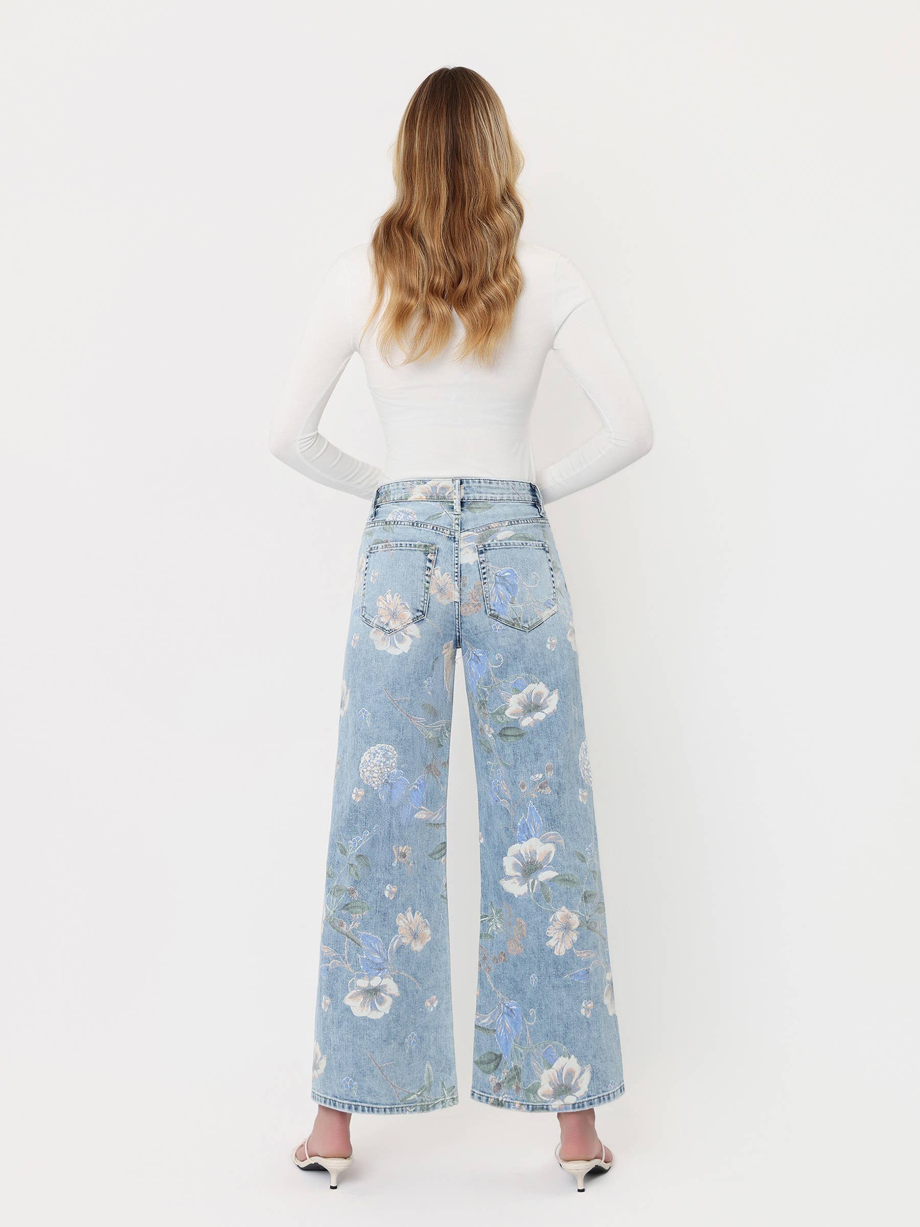 HIGH RISE FLORAL JEANS