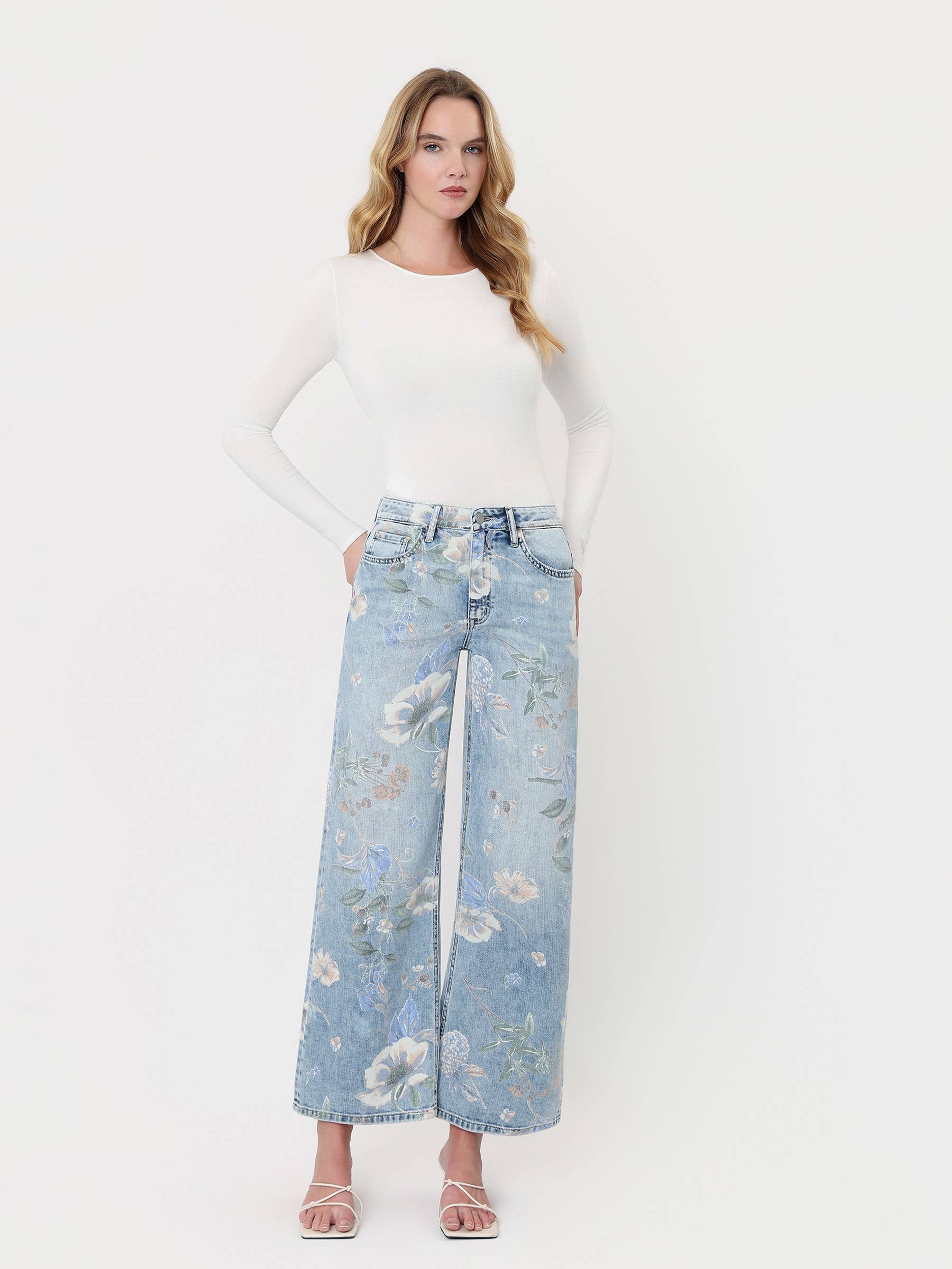 HIGH RISE FLORAL JEANS
