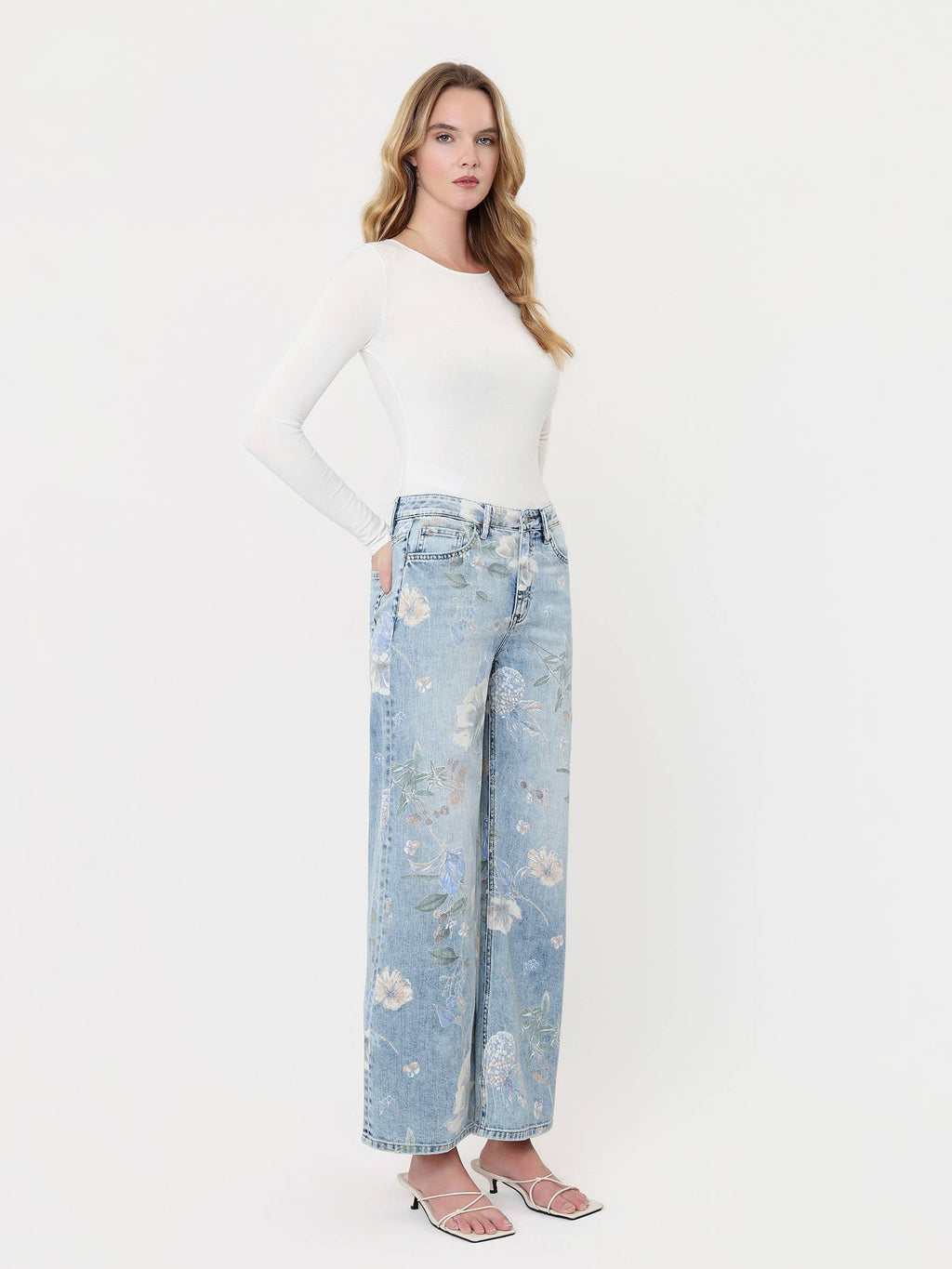HIGH RISE FLORAL JEANS