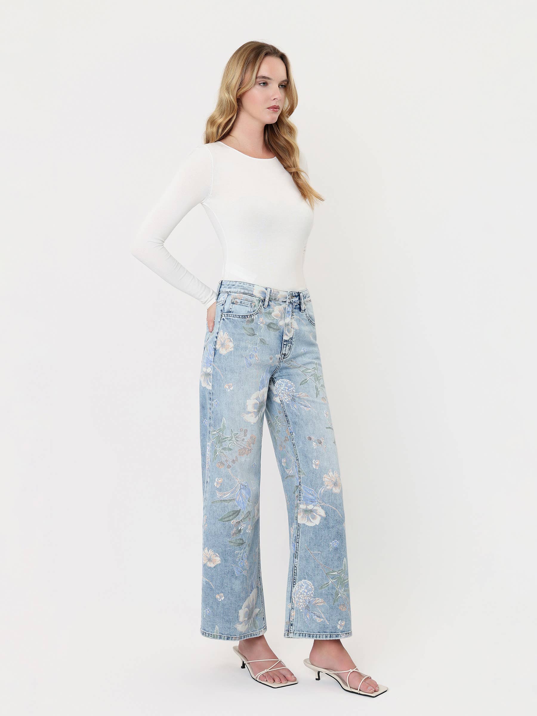 HIGH RISE FLORAL JEANS