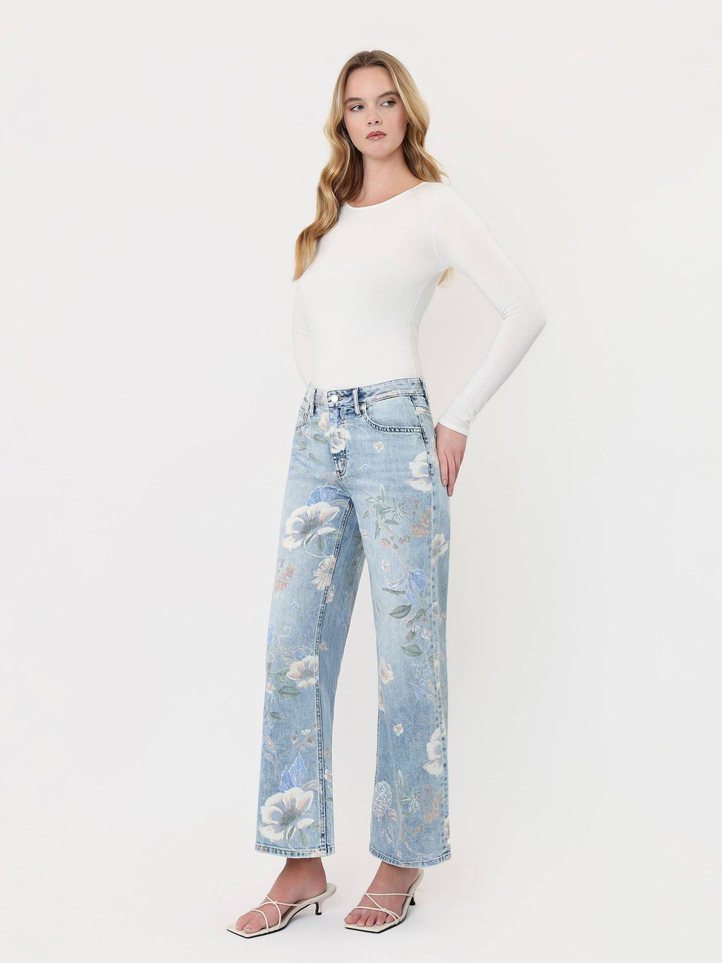 HIGH RISE FLORAL JEANS