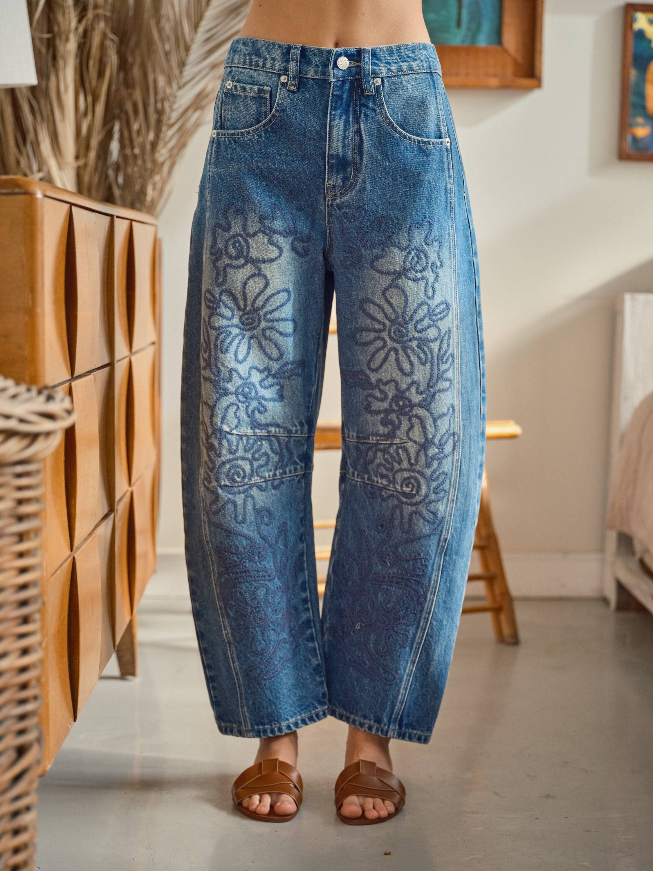 EMBROIDEREDBARREL PANTS