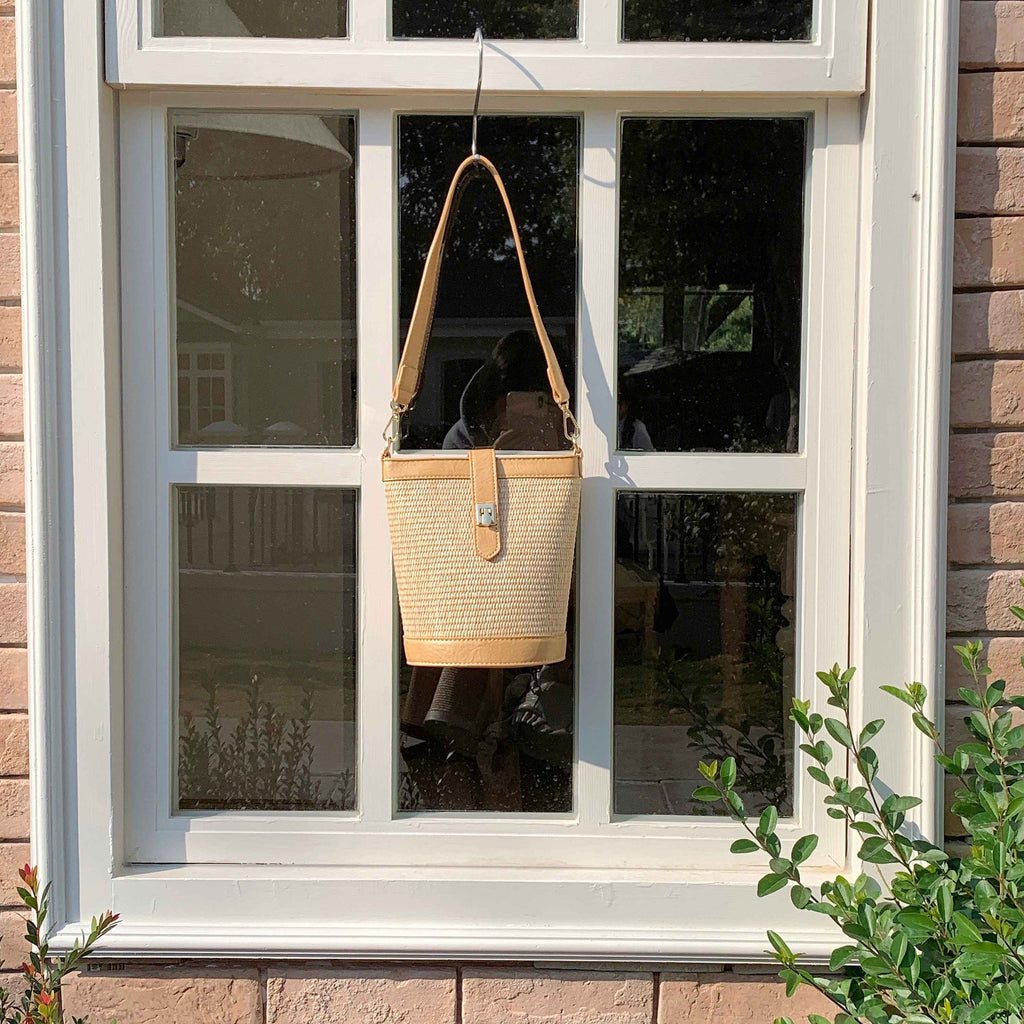 Turn Lock Flat Straw Shoulder