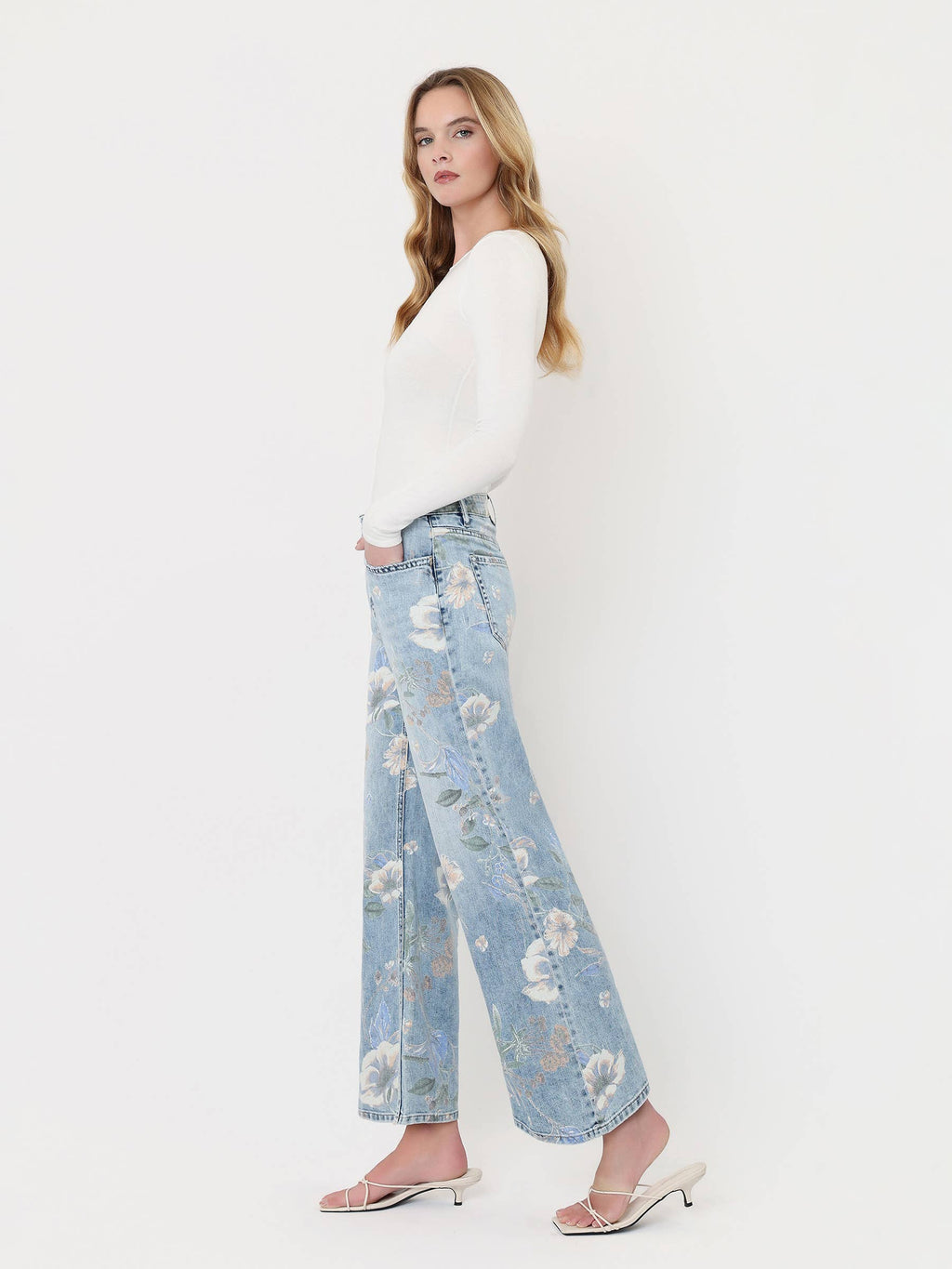 HIGH RISE FLORAL JEANS