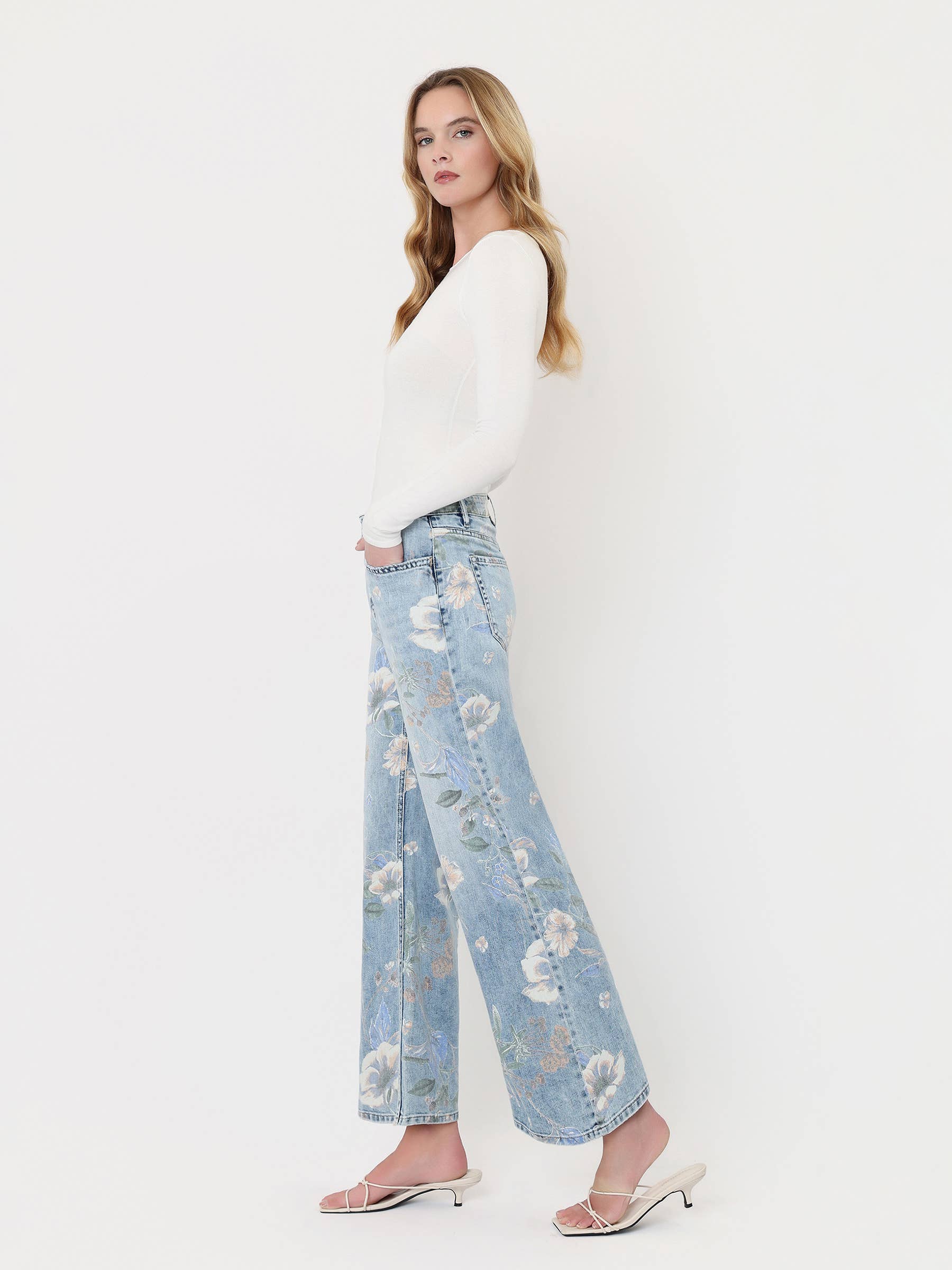 HIGH RISE FLORAL JEANS